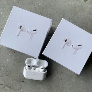 2 Apple Airpods Pro !